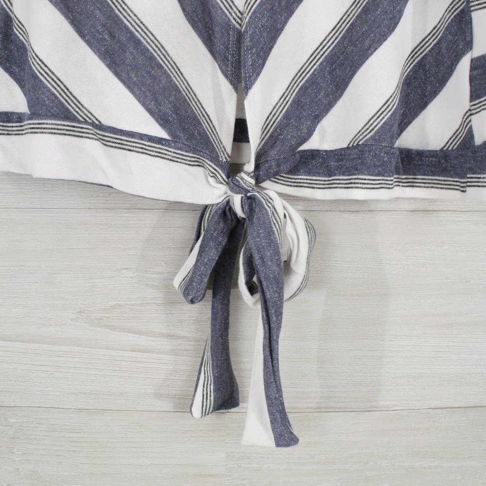 SOLD OUT!! 🥰ILLA ILLA Chevron Stripe Tie Front Tee - Picture 5 of 6